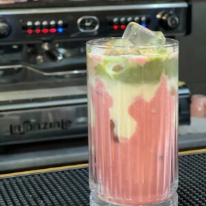 Матча - полуниця ICE латте