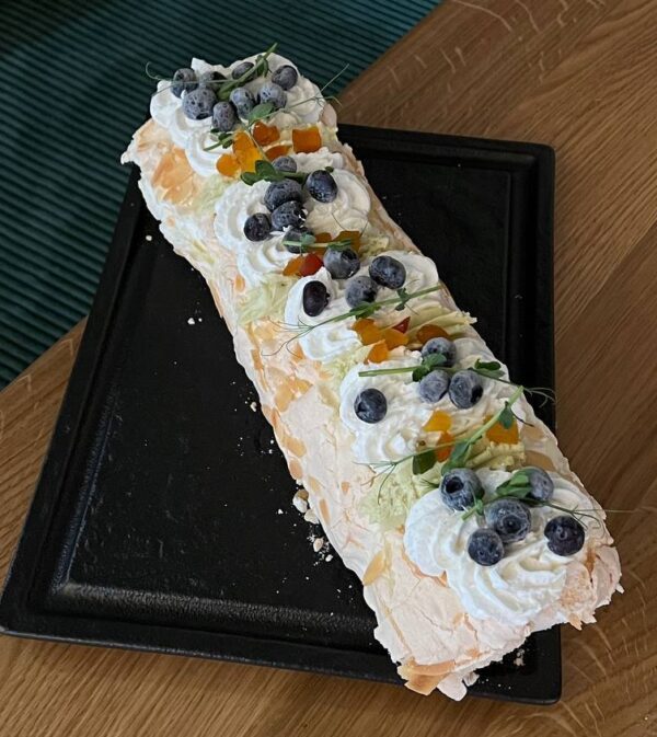 МЕРЕНГОВИЙ рулет