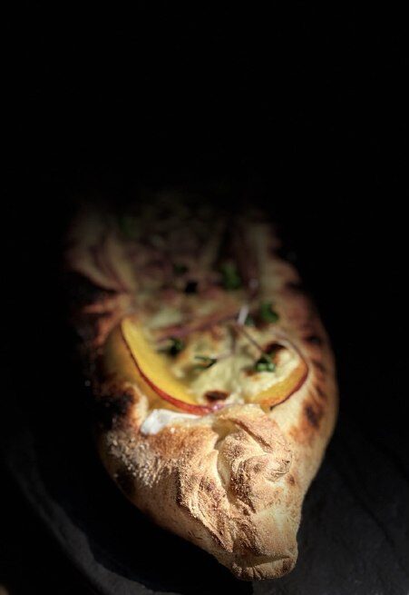 Піцуня з персиком та дор блю