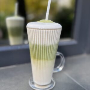 Грушеве матча латте