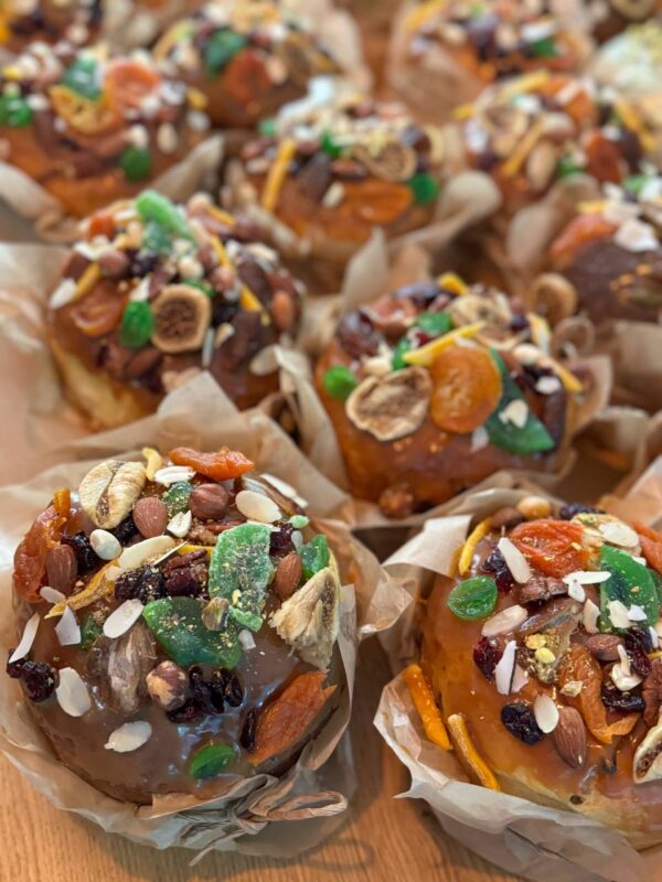 ПАСКА з соленою карамеллю, сухофруктами та горіхами