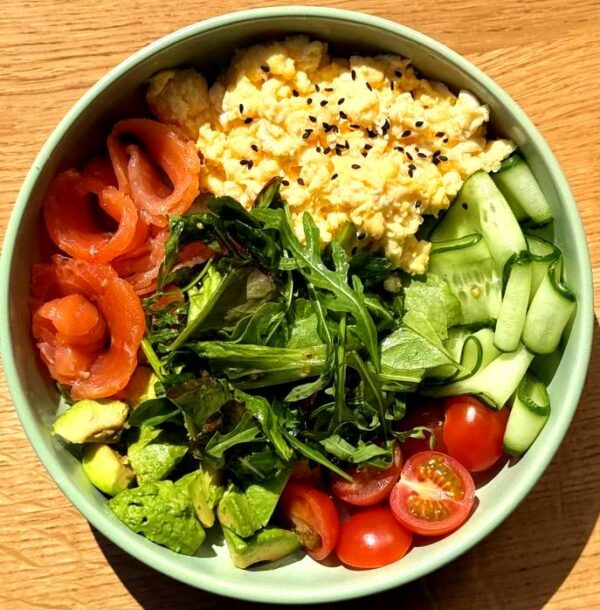 БОУЛ скрембл лосось